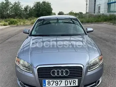 Usado Audi A4 163 CV (119 kW) 2006 Gris / plata Berlina