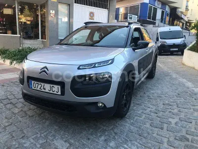 Usado Citroën C4 Cactus Feel 92 CV (67 kW) 2015 Gris / plata Utilitario