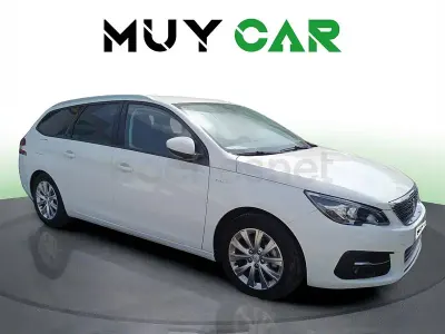 Usado Peugeot 308 SW Style 131 CV (96 kW) 2021 Blanco Familiar