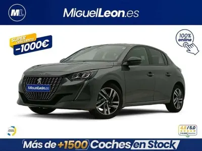 Usado Peugeot 208 Active 102 CV (75 kW) 2023 Gris Utilitario