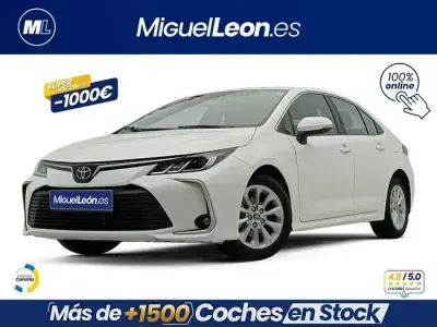 Begagnad Toyota Corolla 125 HK (91 kW) 2023 Vit Sedan