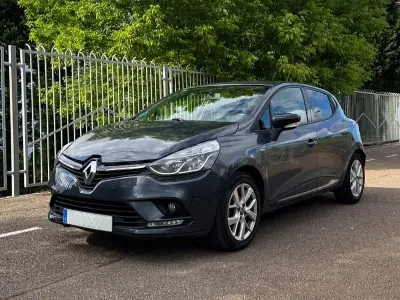 Usado Renault Clio LIMITED 90 CV (66 kW) 2019 Negro Familiar