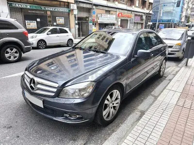 Usado Mercedes C200 136 CV (100 kW) 2010 Gris / plata Berlina