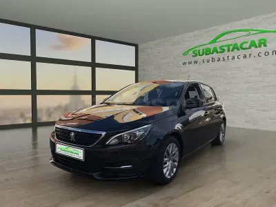 Usado Peugeot 308 Allure 130 HP (95 kW) 2020 Preto Sedan
