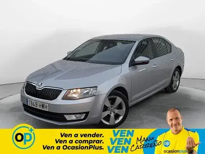 Usado Skoda Octavia Elegance 150 CV (110 kW) 2014 Plateado Utilitario