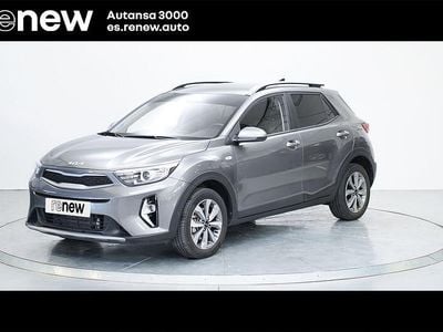 Usado Kia Stonic 100 HP (73 kW) 2024 Prateado SUV