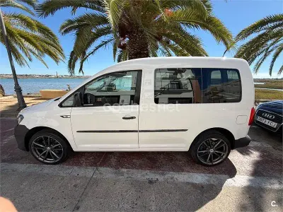 Usado VW Caddy 102 CV (75 kW) 2019 Blanco Monovolumen