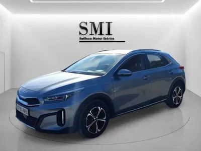 Usado Kia XCeed 141 CV (103 kW) 2023 Gris SUV