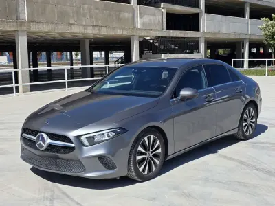 Usado Mercedes A220 190 CV (139 kW) 2021 Gris Utilitario