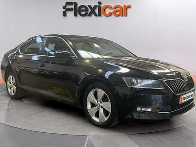 Usado Skoda Superb Style 150 CV (110 kW) 2017 Gris Berlina