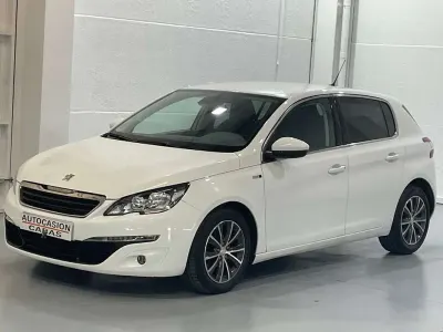 Usado Peugeot 308 Style 99 CV (72 kW) 2015 Blanco Utilitario