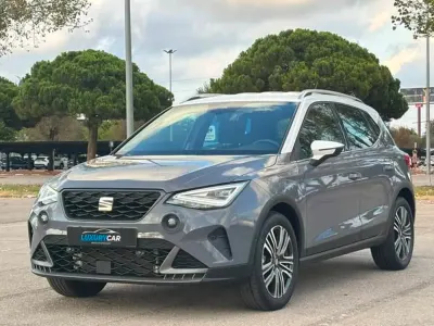 Usado Seat Arona FR 116 CV (85 kW) 2025 Gris SUV