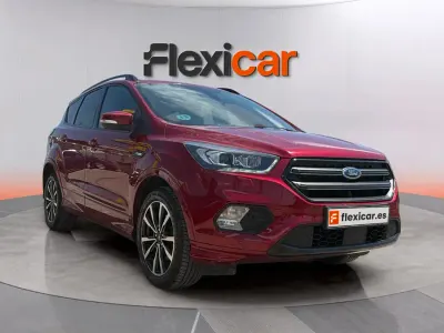 Usado Ford Kuga ST-Line 150 CV (110 kW) 2019 Rojo SUV
