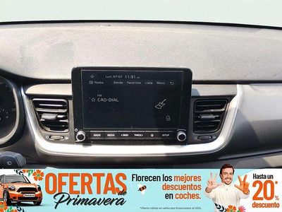 Usado Kia Stonic 100 CV (73 kW) 2021 Blanco SUV