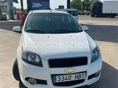 Usado Chevrolet Aveo LS 101 CV (74 kW) 2011 Blanco Berlina