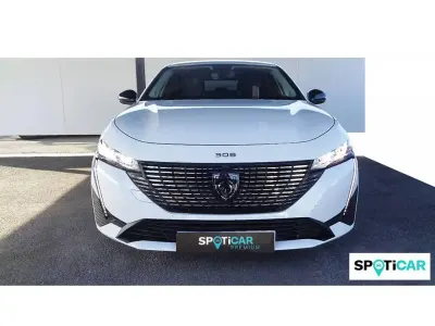Usado Peugeot 308 Allure 130 CV (95 kW) 2022 Blanco Berlina