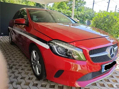 Usado Mercedes A200 Urban 136 CV (100 kW) 2017 Rojo Utilitario