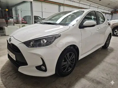 Usado Toyota Yaris 125 CV (91 kW) 2022 Blanco Utilitario