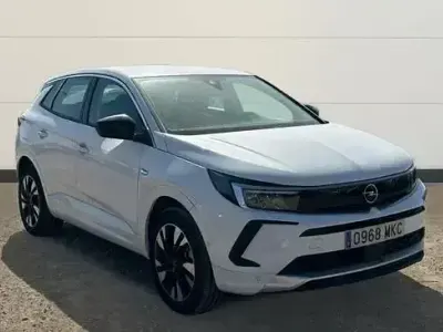Usado Opel Grandland X Design & Tech 130 CV (95 kW) 2023 Blanco SUV