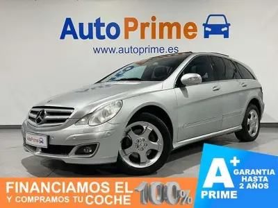 Usado Mercedes R320 224 CV (164 kW) 2006 Plateado Monovolumen