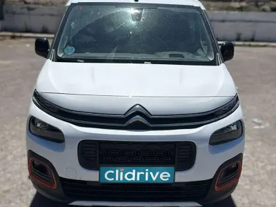 Usado Citroën Berlingo Feel 102 CV (75 kW) 2020 Blanco Monovolumen