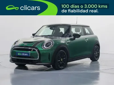 Usado Mini Cooper SE 135 kW (184 CV) 2023 Verde Utilitario