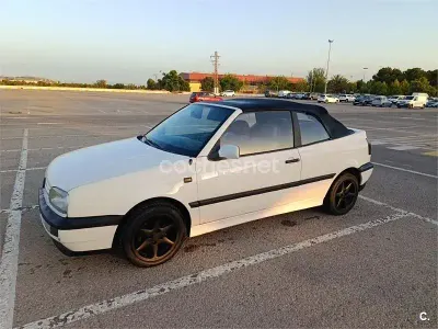 Usado VW Golf Cabriolet Highline 100 CV (73 kW) 2001 Blanco Descapotable