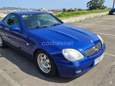 Usado Mercedes SLK200 136 CV (100 kW) 1999 Azul Descapotable