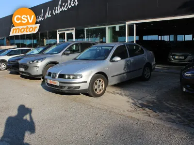 Usado Seat Toledo Reference 110 CV (80 kW) 2003 Gris Berlina