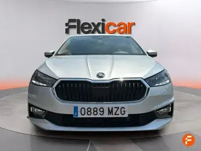 Usado Skoda Fabia Selection 95 CV (69 kW) 2025 Gris Utilitario
