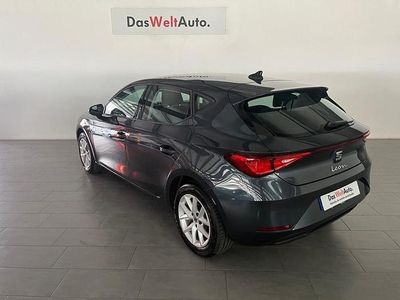 Usado Seat Leon Style 110 CV (80 kW) 2022 Gris