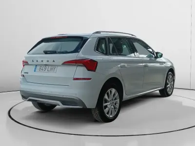 Usado Skoda Kamiq Ambition 116 HP (85 kW) 2020 Branco SUV
