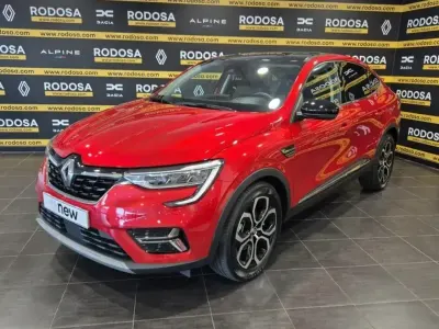 Begagnad Renault Arkana Techno 145 HK (106 kW) 2023 Röd SUV