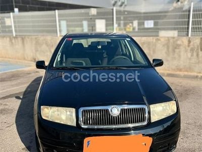 Usado Skoda Fabia 64 CV (47 kW) 2005 Negro Berlina