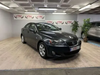Usado Lexus IS220d Luxury Line 177 CV (130 kW) 2006 Gris Berlina