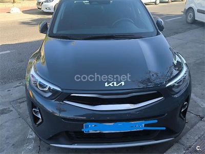 Gris / plata Usado 2022 Kia Stonic SUV | 15.500 € (Precio justo)