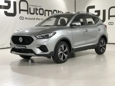 Käytetty MG ZS Comfort 106 HP (77 kW) 2023 Harmaa Sedan