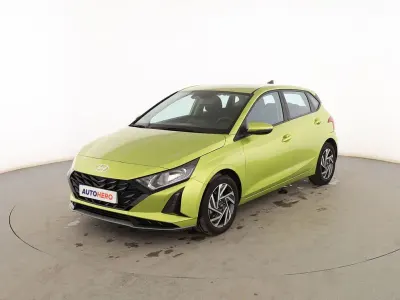 Usado Hyundai i20 101 CV (74 kW) 2024 Verde Utilitario