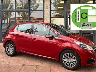 Usado Peugeot 208 Allure 110 CV (80 kW) 2017 Granate Utilitario