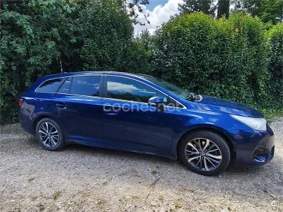 Usado Toyota Avensis Advance 143 CV (105 kW) 2017 Azul Familiar