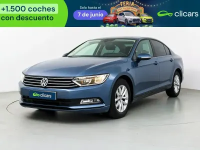 Usado VW Passat Edition 120 CV (88 kW) 2018 Azul Berlina