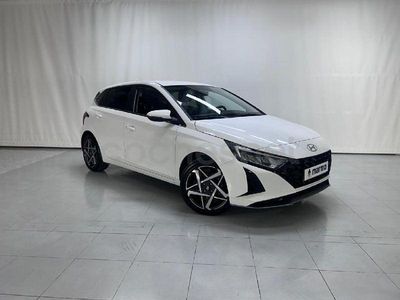 Usado Hyundai i20 100 CV (73 kW) 2025 Blanco Utilitario