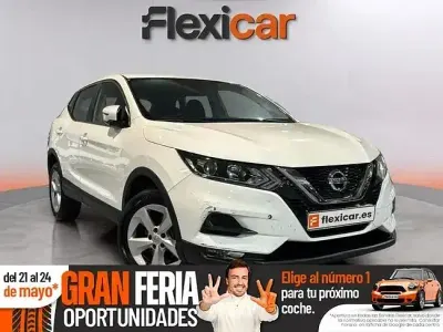 Usado Nissan Qashqai Acenta 140 HP (102 kW) 2021 Branco SUV