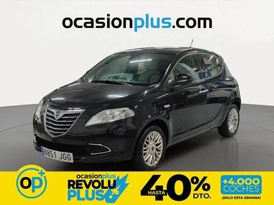 Usado Lancia Ypsilon Gold 69 CV (50 kW) 2015 Negro Utilitario