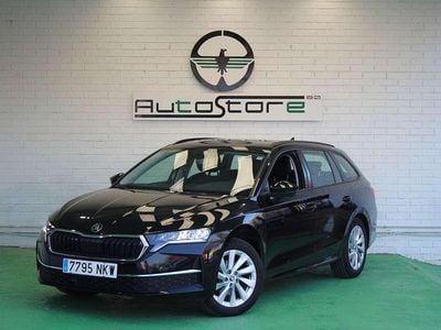 Usado Skoda Octavia Selection 150 CV (110 kW) 2024 Negro Familiar
