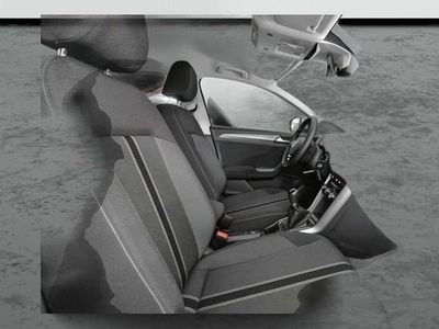 Usado VW T-Roc 110 CV (80 kW) 2023 Gris SUV