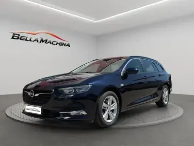 Usado Opel Insignia Selective 136 CV (100 kW) 2019 Azul Familiar