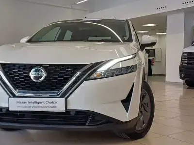 Usado Nissan Qashqai Acenta 140 CV (102 kW) 2022 Sapporo white (sólido) SUV