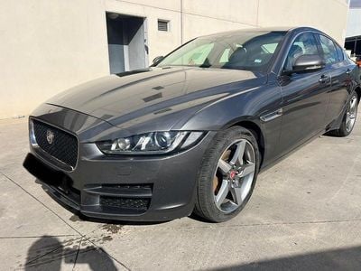 Usado Jaguar XF R-Sport 180 CV (132 kW) 2018 Gris / plata Berlina