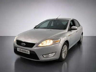 Usado Ford Mondeo Trend 140 CV (102 kW) 2009 Gris / plata Berlina